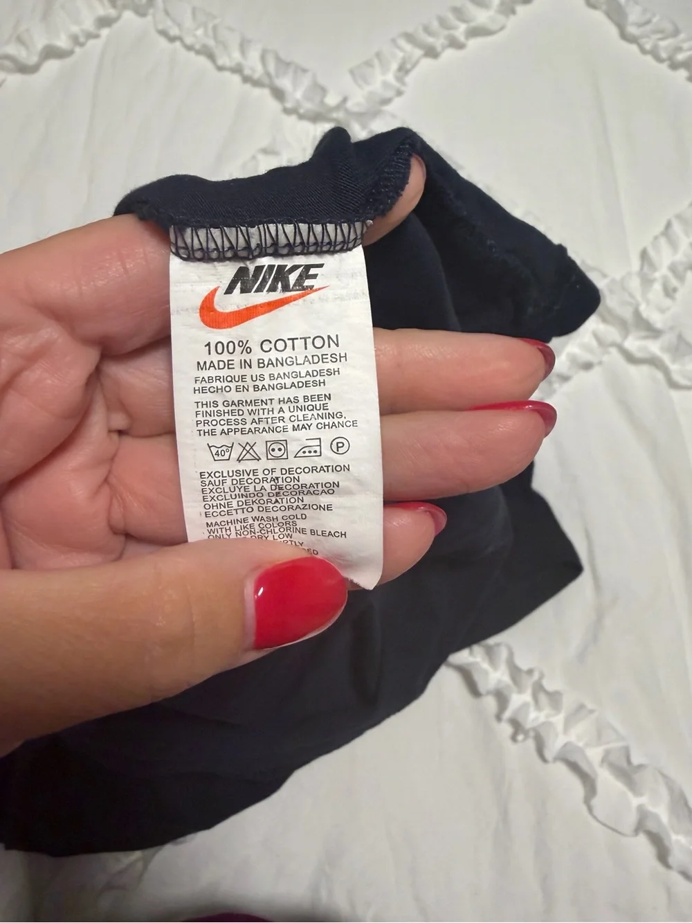 Vintage Nike Black Short Sleeve Tee with White Swoosh Logo XL